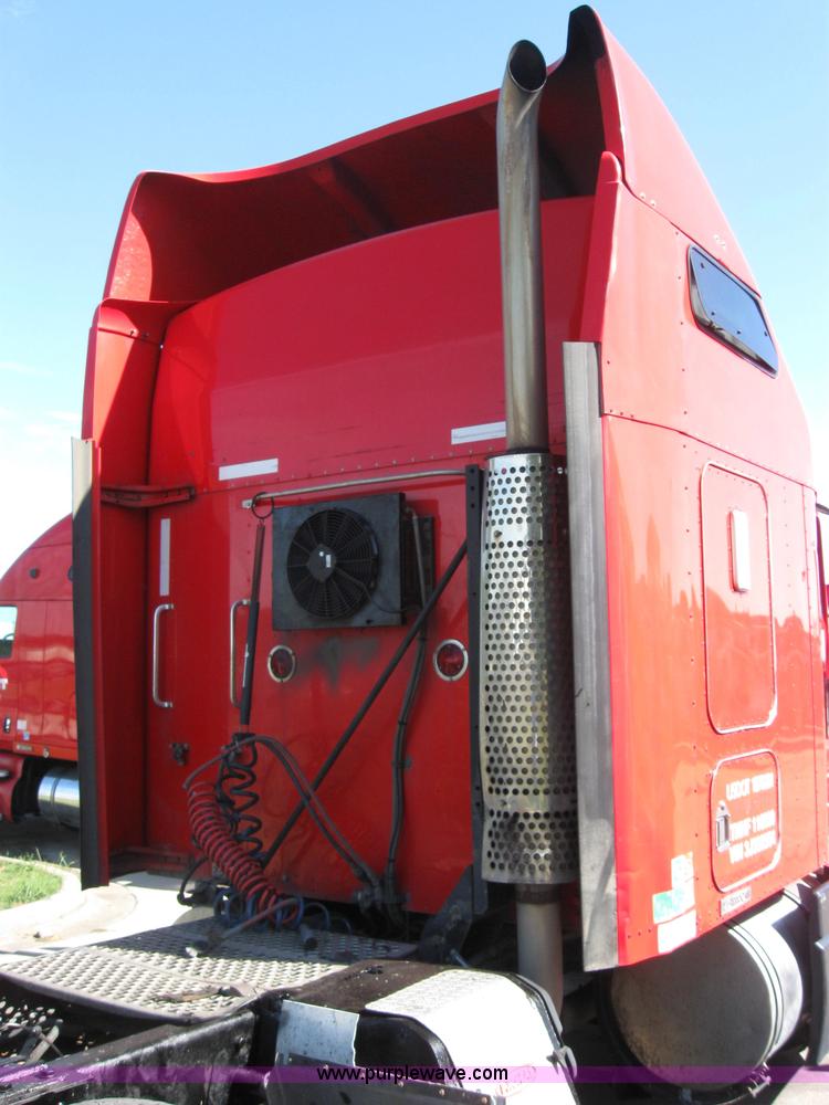 image for item 5034 2003 Kenworth Construct T600 semi truck