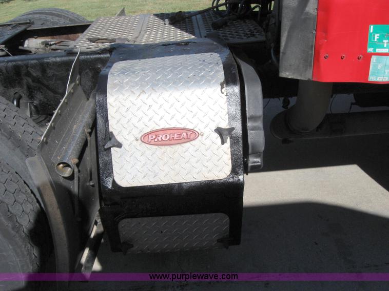 image for item 5034 2003 Kenworth Construct T600 semi truck