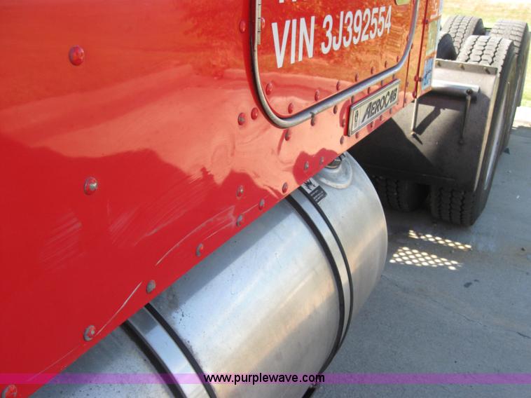 image for item 5034 2003 Kenworth Construct T600 semi truck