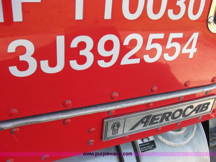 image for item 5034 2003 Kenworth Construct T600 semi truck