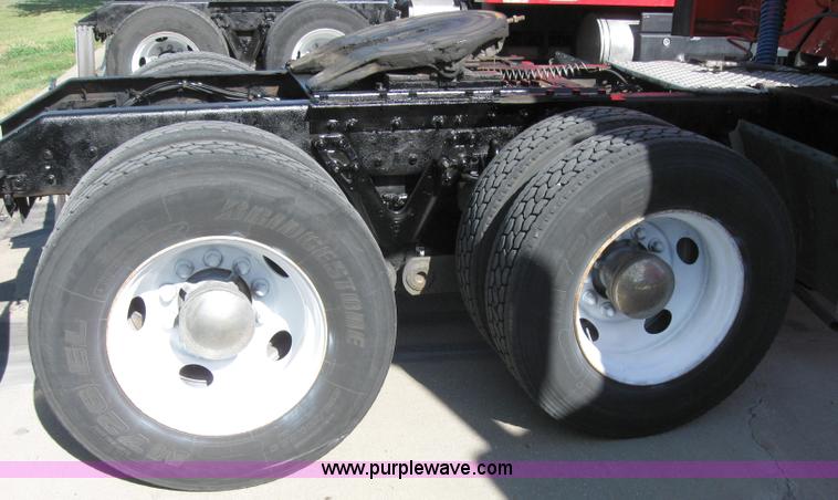 image for item 5035 2003 Kenworth Construct T600 semi truck