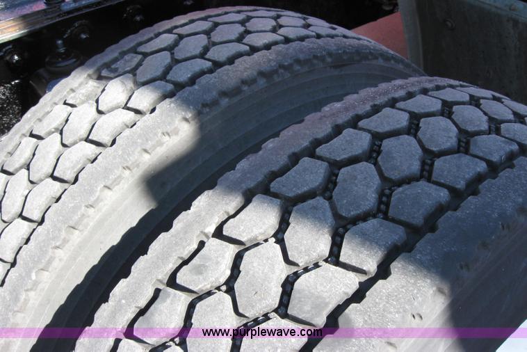 image for item 5035 2003 Kenworth Construct T600 semi truck