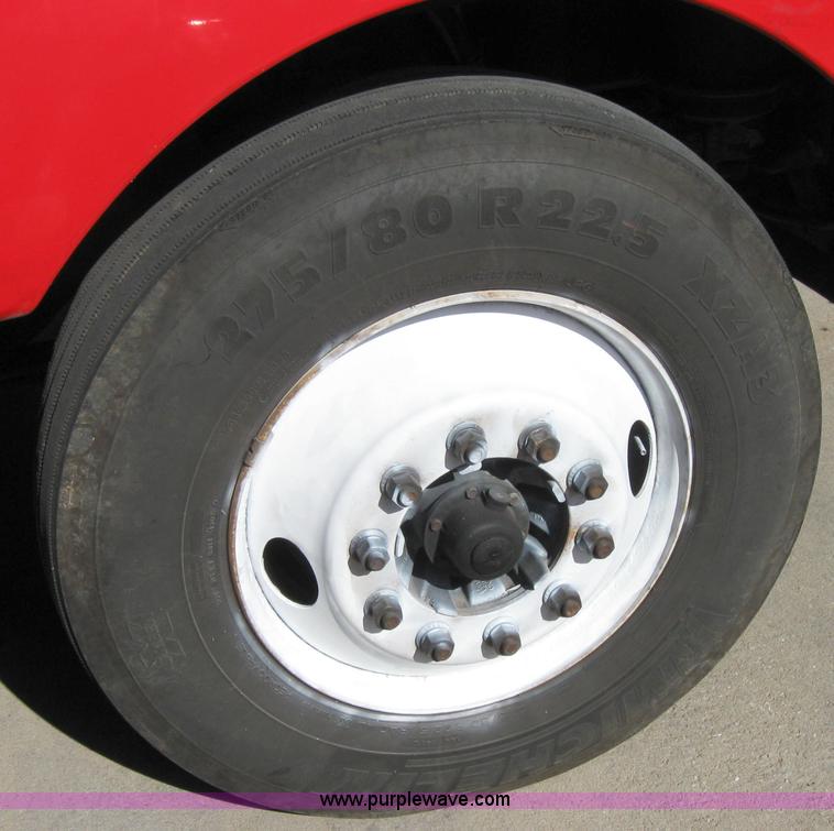 image for item 5035 2003 Kenworth Construct T600 semi truck