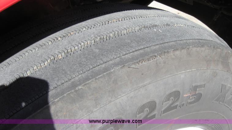 image for item 5035 2003 Kenworth Construct T600 semi truck