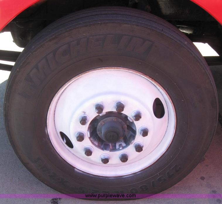 image for item 5035 2003 Kenworth Construct T600 semi truck