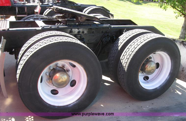 image for item 5035 2003 Kenworth Construct T600 semi truck