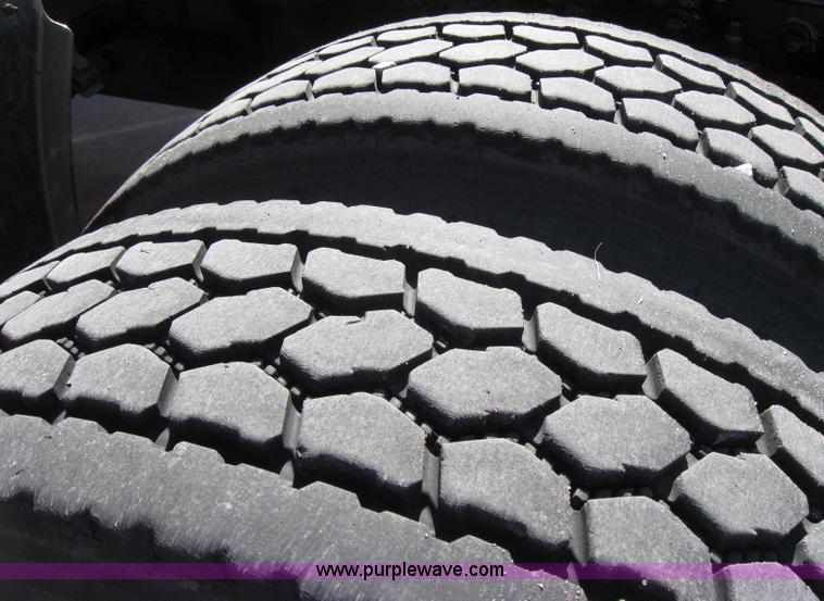 image for item 5035 2003 Kenworth Construct T600 semi truck