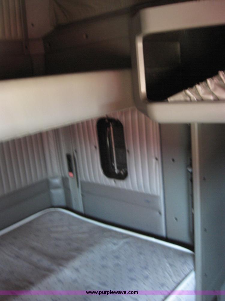 image for item 5035 2003 Kenworth Construct T600 semi truck