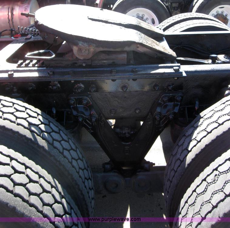 image for item 5035 2003 Kenworth Construct T600 semi truck