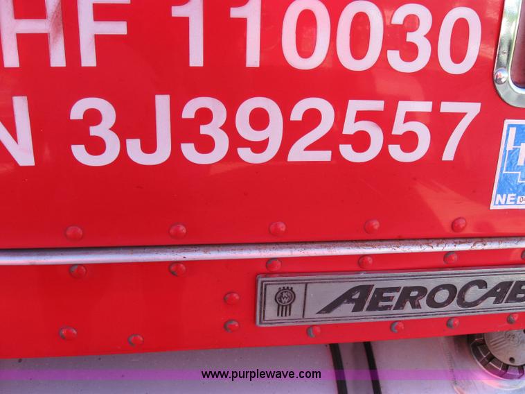 image for item 5035 2003 Kenworth Construct T600 semi truck