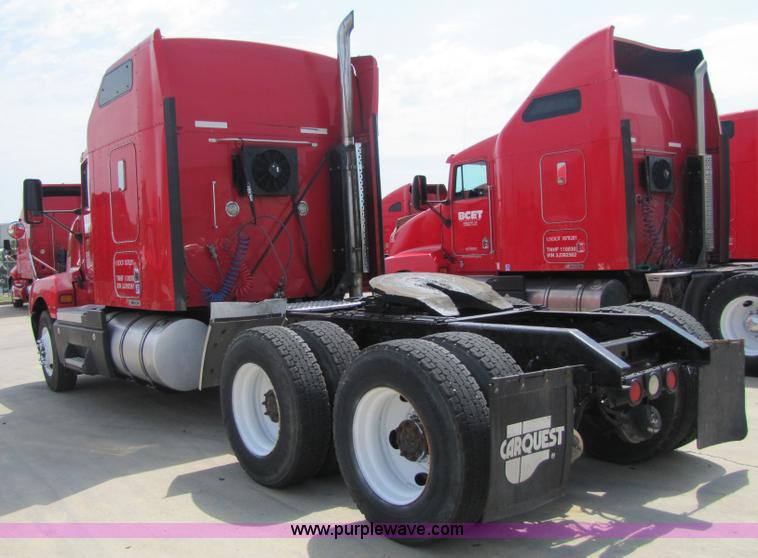 image for item 5036 2003 Kenworth Construct T600 semi truck