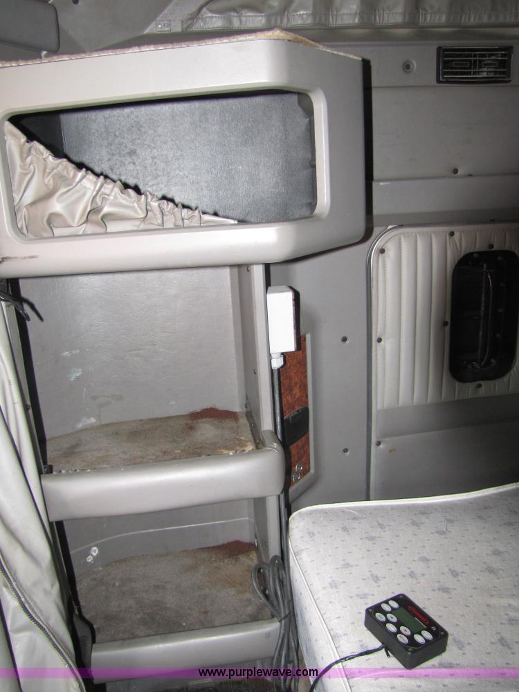 image for item 5036 2003 Kenworth Construct T600 semi truck