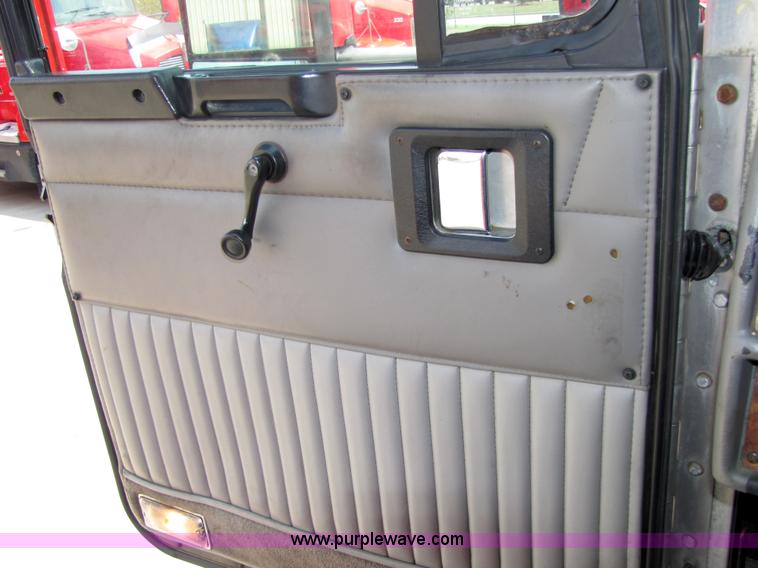 image for item 5036 2003 Kenworth Construct T600 semi truck