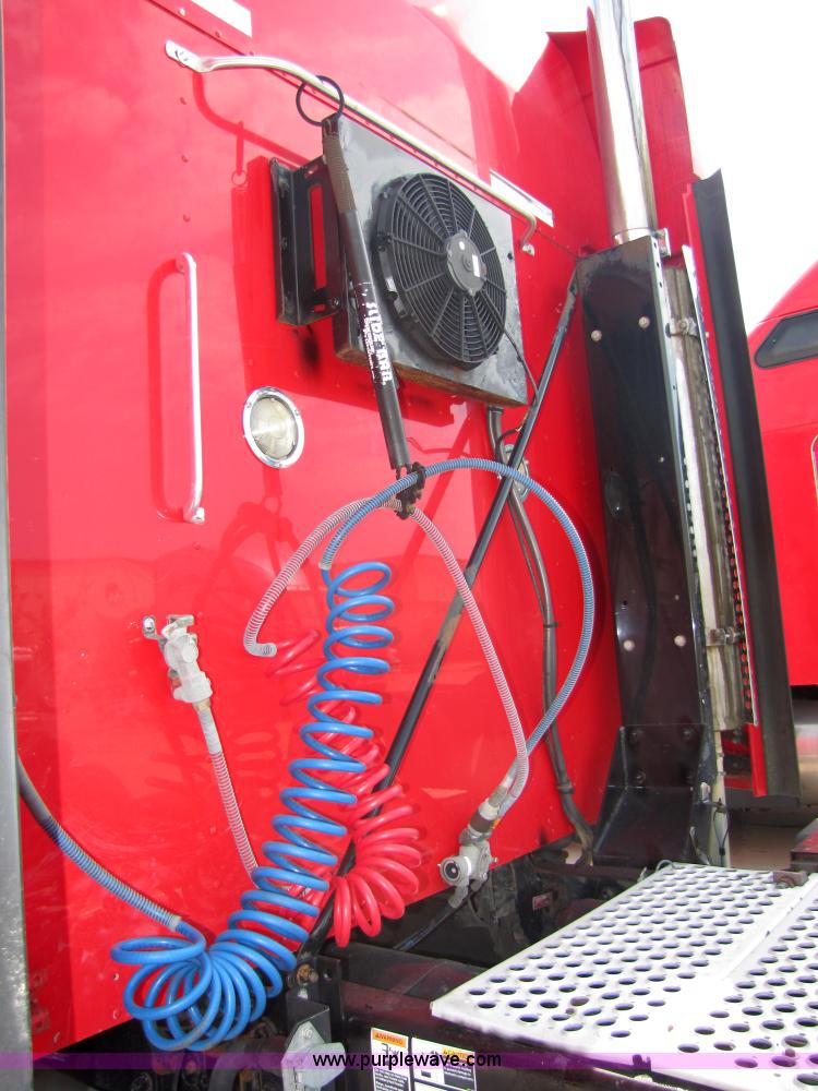 image for item 5036 2003 Kenworth Construct T600 semi truck