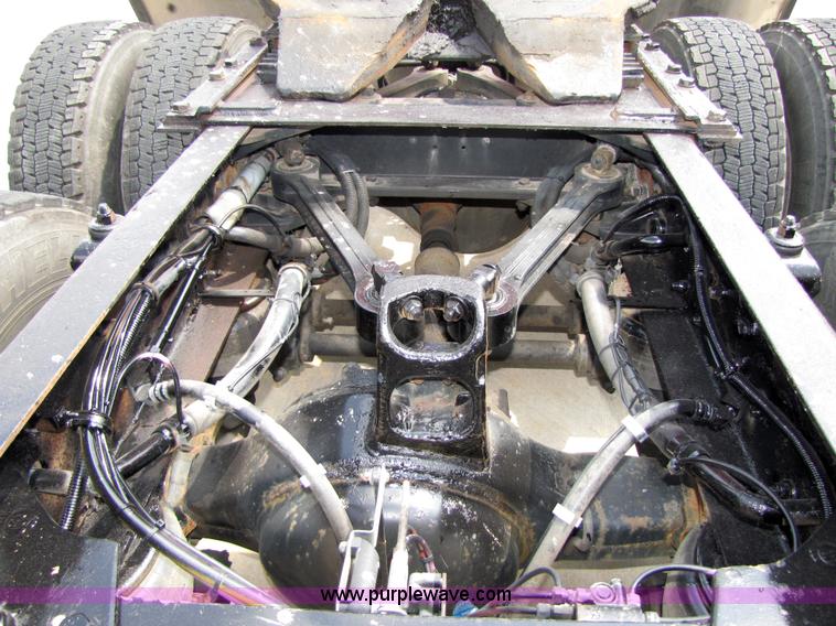 image for item 5036 2003 Kenworth Construct T600 semi truck