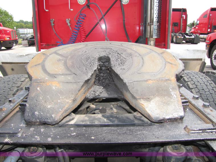 image for item 5036 2003 Kenworth Construct T600 semi truck