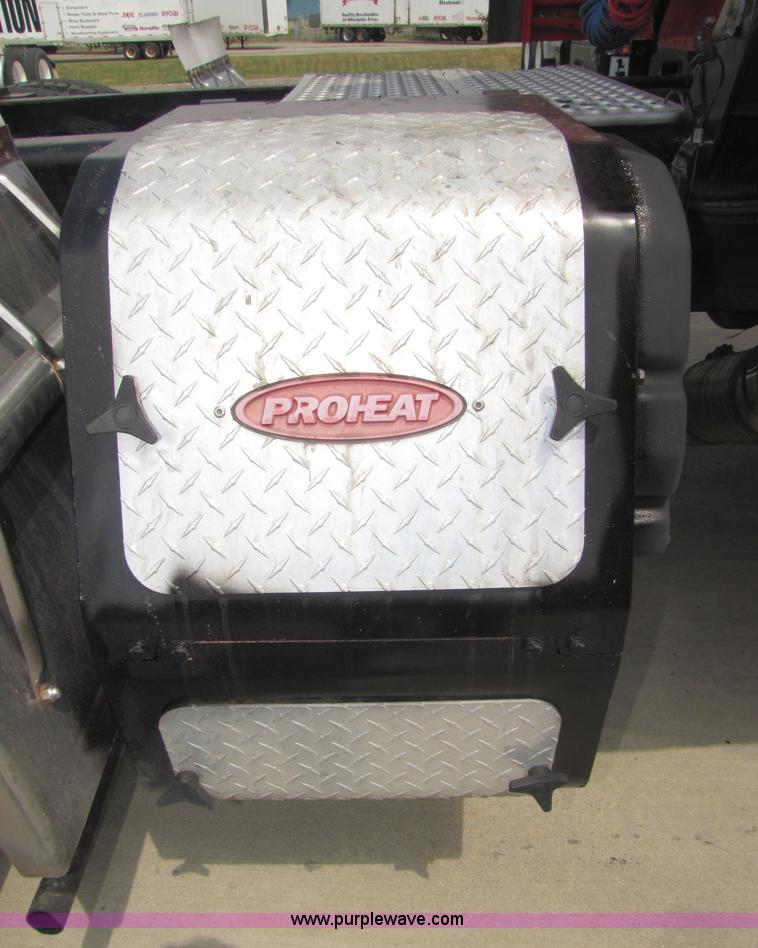 image for item 5036 2003 Kenworth Construct T600 semi truck