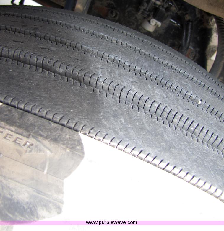 image for item 5036 2003 Kenworth Construct T600 semi truck