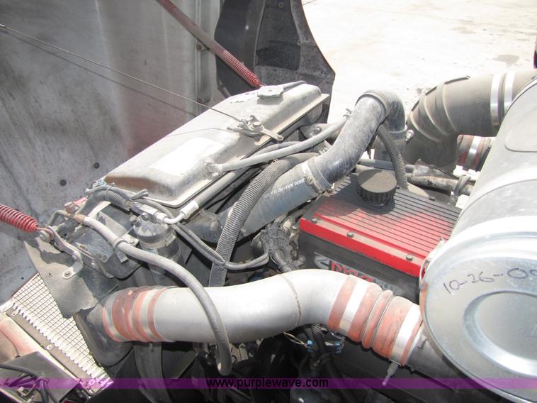 image for item 5036 2003 Kenworth Construct T600 semi truck