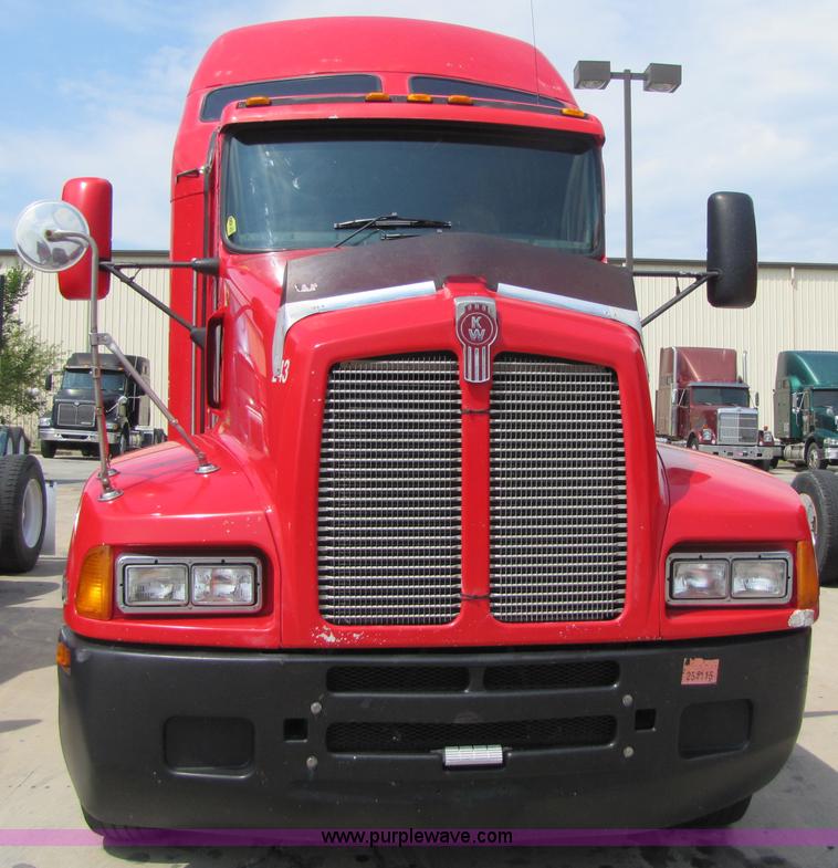 image for item 5037 2003 Kenworth Construct T600 semi truck