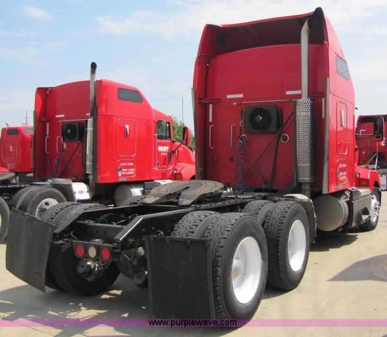 image for item 5037 2003 Kenworth Construct T600 semi truck