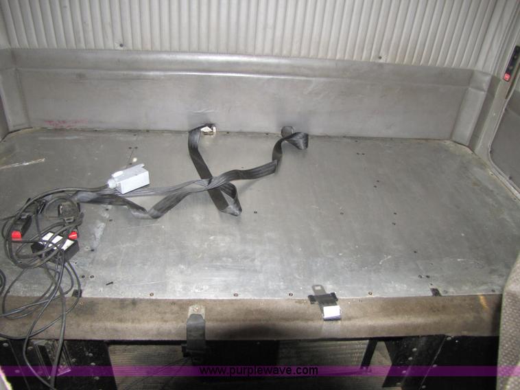 image for item 5037 2003 Kenworth Construct T600 semi truck