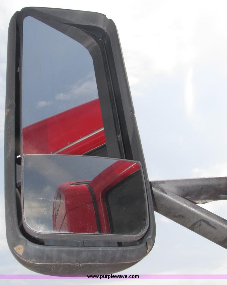 image for item 5037 2003 Kenworth Construct T600 semi truck