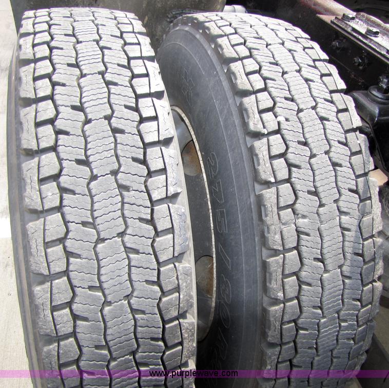 image for item 5037 2003 Kenworth Construct T600 semi truck