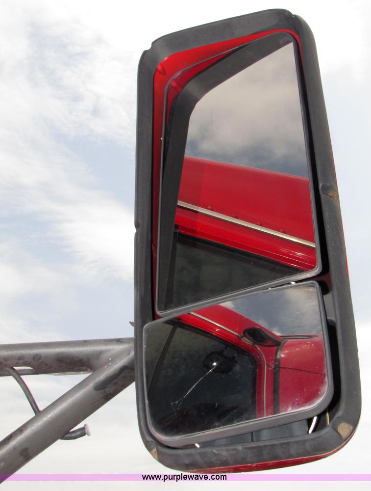 image for item 5037 2003 Kenworth Construct T600 semi truck