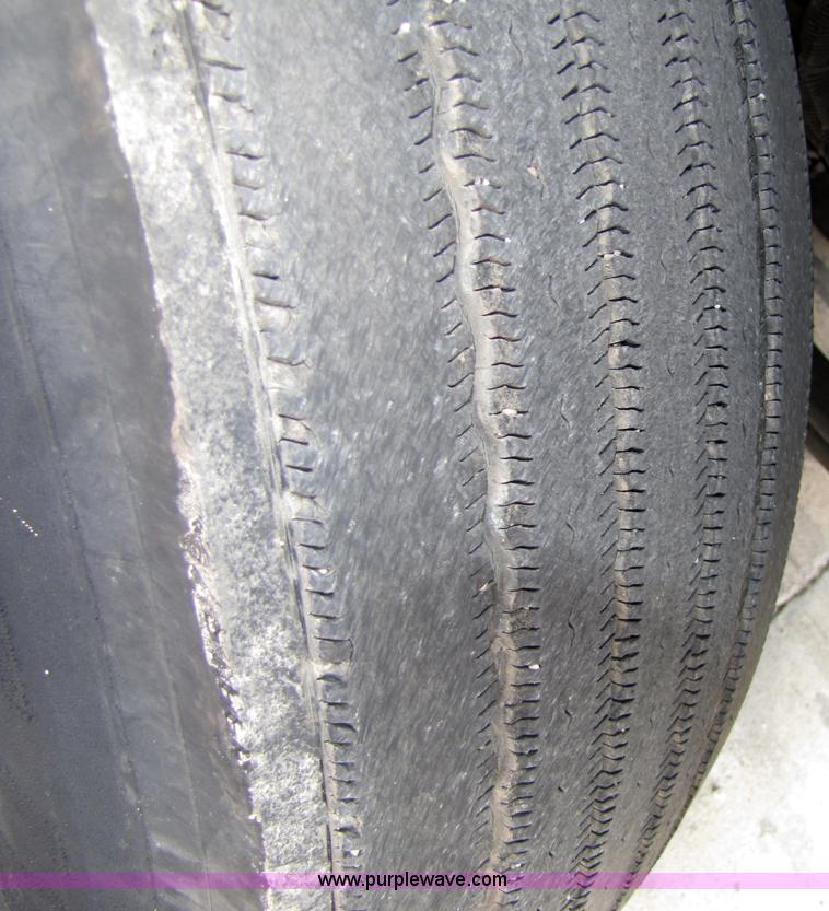 image for item 5037 2003 Kenworth Construct T600 semi truck