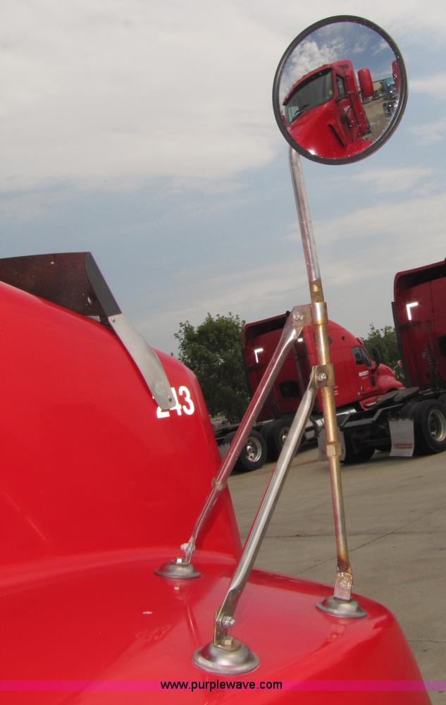 image for item 5037 2003 Kenworth Construct T600 semi truck