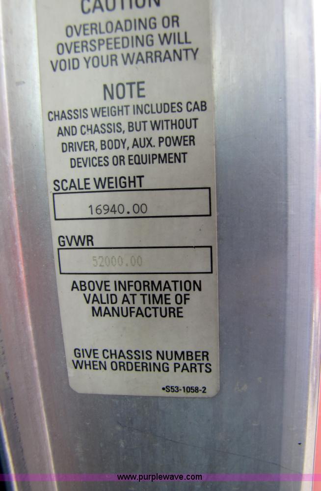 image for item 5037 2003 Kenworth Construct T600 semi truck