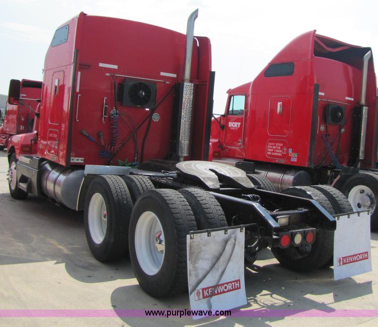 image for item 5038 2003 Kenworth Construct T600 semi truck