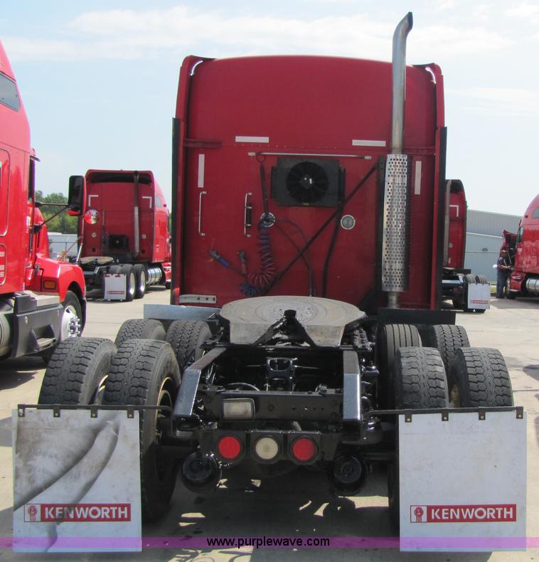 image for item 5038 2003 Kenworth Construct T600 semi truck