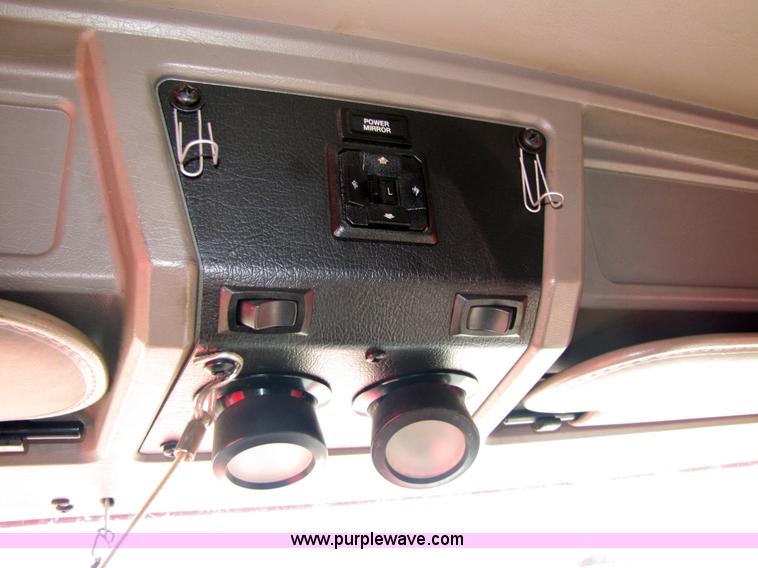 image for item 5038 2003 Kenworth Construct T600 semi truck