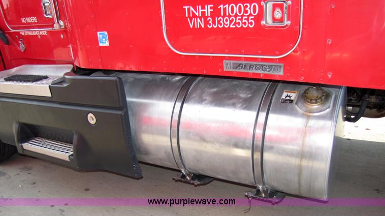 image for item 5038 2003 Kenworth Construct T600 semi truck