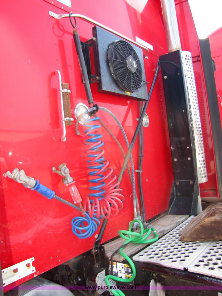 image for item 5038 2003 Kenworth Construct T600 semi truck