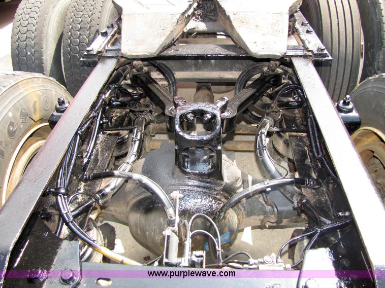 image for item 5038 2003 Kenworth Construct T600 semi truck