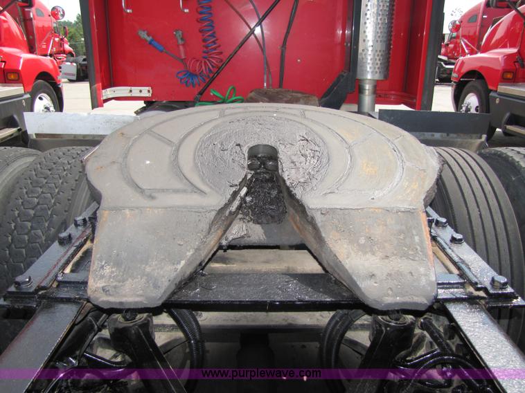 image for item 5038 2003 Kenworth Construct T600 semi truck