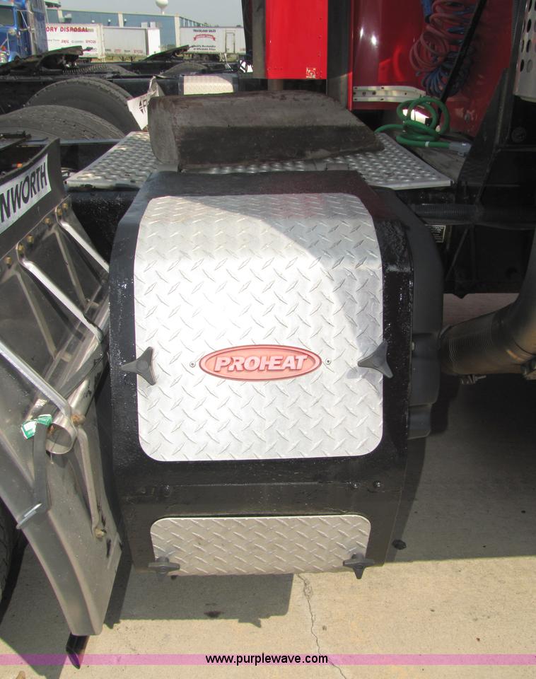 image for item 5038 2003 Kenworth Construct T600 semi truck