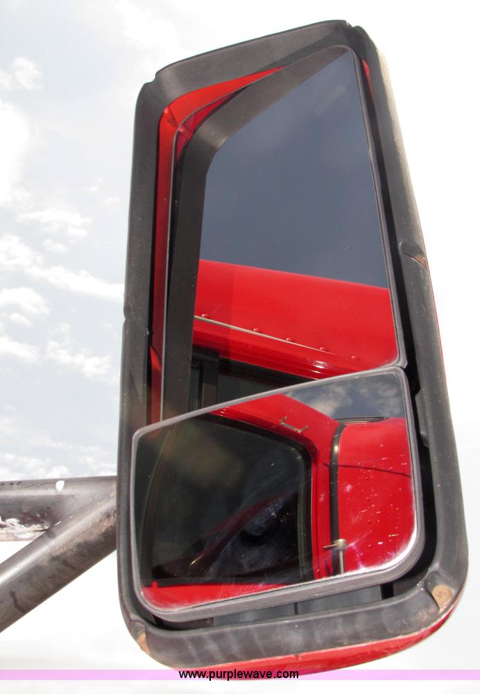 image for item 5038 2003 Kenworth Construct T600 semi truck