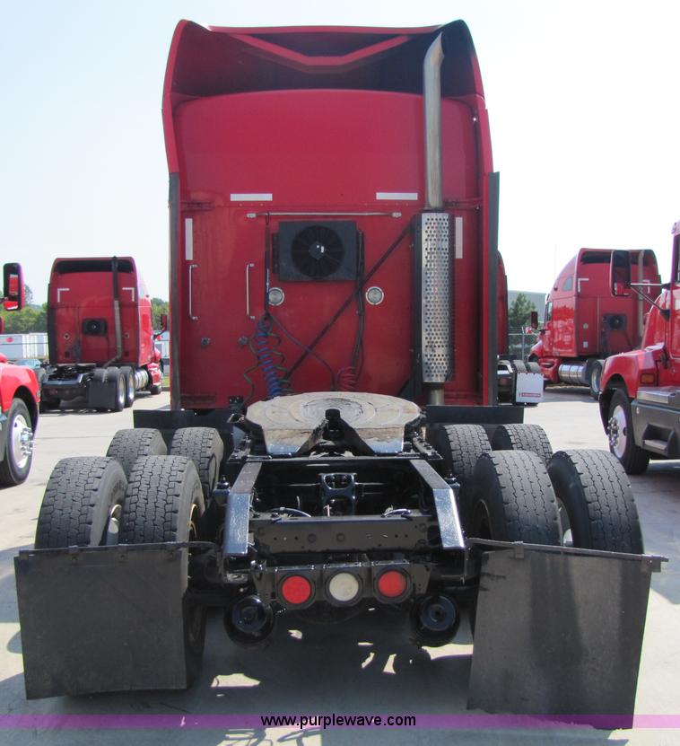 image for item 5039 2003 Kenworth Construct T600 semi truck