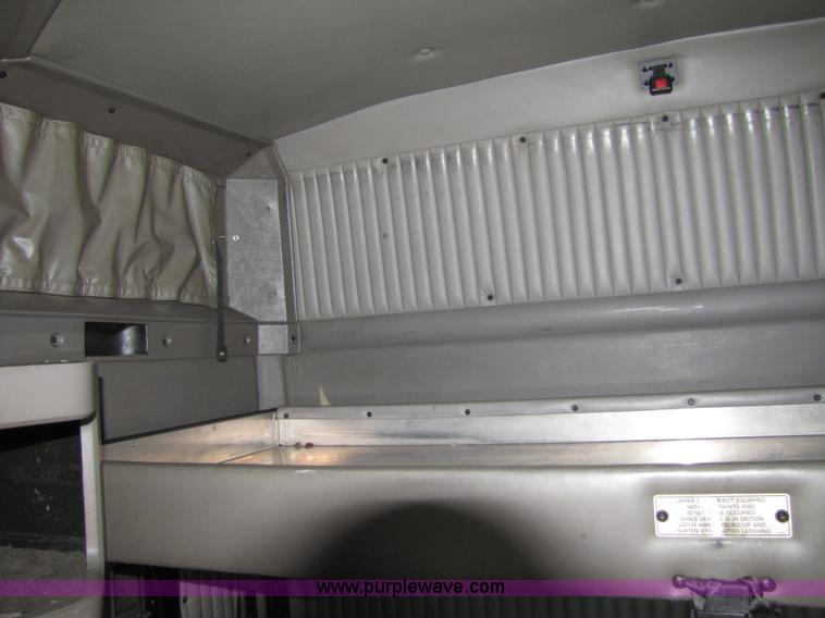 image for item 5039 2003 Kenworth Construct T600 semi truck