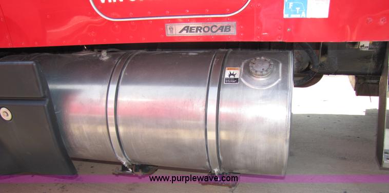 image for item 5039 2003 Kenworth Construct T600 semi truck