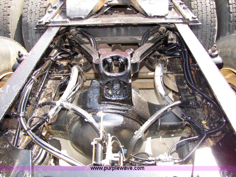 image for item 5039 2003 Kenworth Construct T600 semi truck