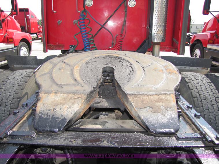 image for item 5039 2003 Kenworth Construct T600 semi truck