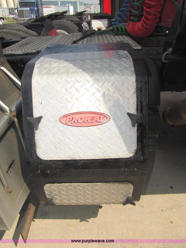 image for item 5039 2003 Kenworth Construct T600 semi truck