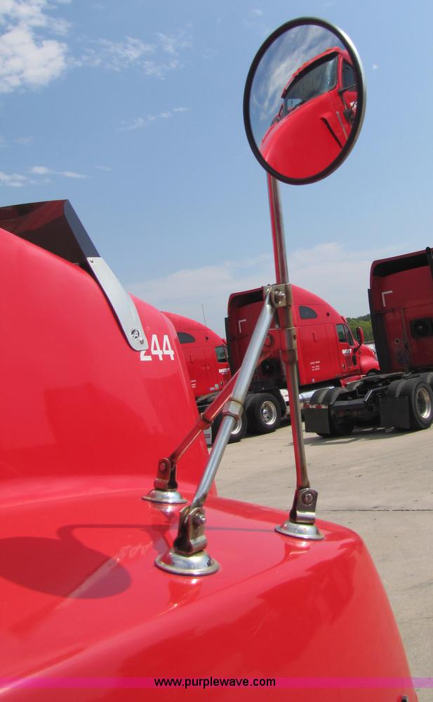 image for item 5039 2003 Kenworth Construct T600 semi truck