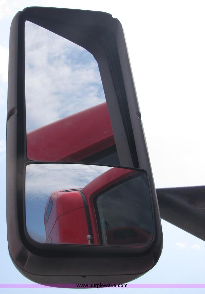 image for item 5039 2003 Kenworth Construct T600 semi truck