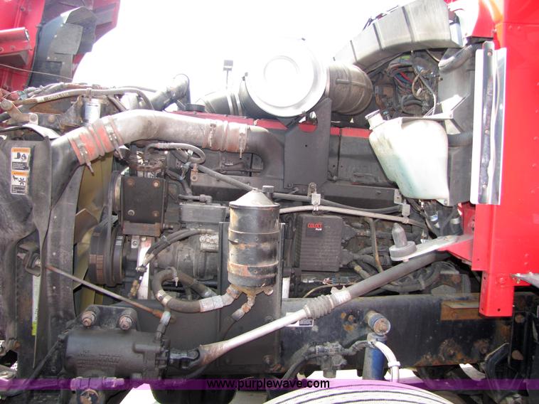 image for item 5039 2003 Kenworth Construct T600 semi truck